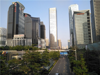 一流设施与卓越服务,带来尊贵入住体验 一流设施与卓越服务,带来尊贵入住体验
